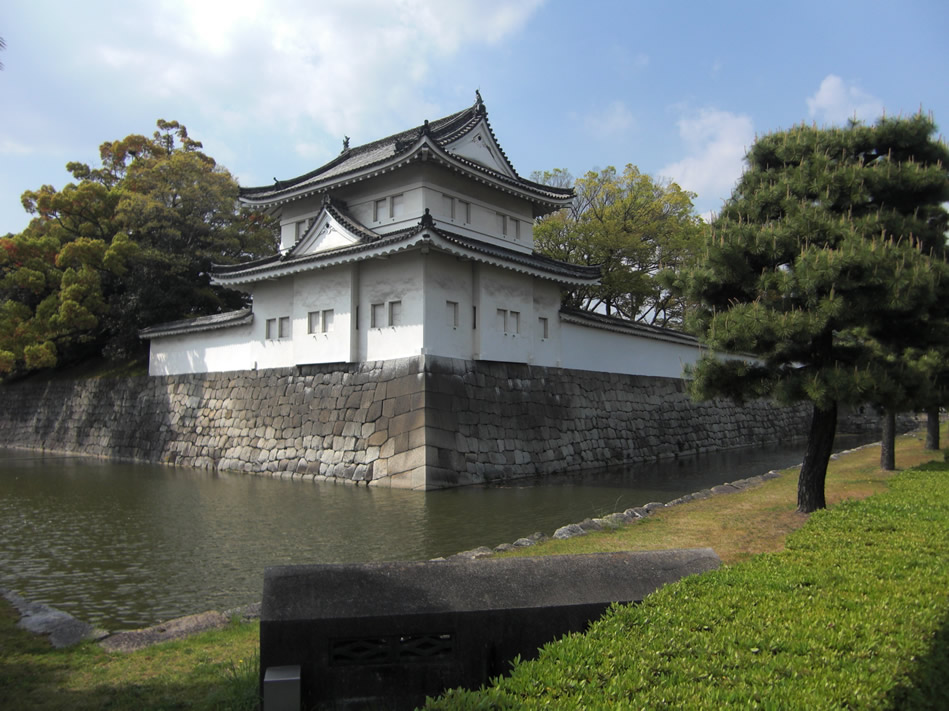 京都から大阪を中心に広く業務しており、土地、建物、財産評価、相続、遺留、財産相続、固定資産、税、のことなら三浦不動産鑑定所にご相談ください。